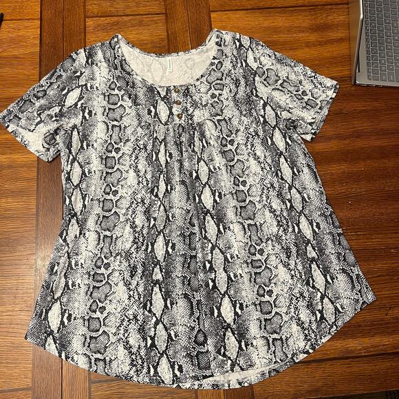 Popyoung Plus Size 3XL Snakeskin Blouse Tunic Rayon Spandex Top - Picture 7 of 11